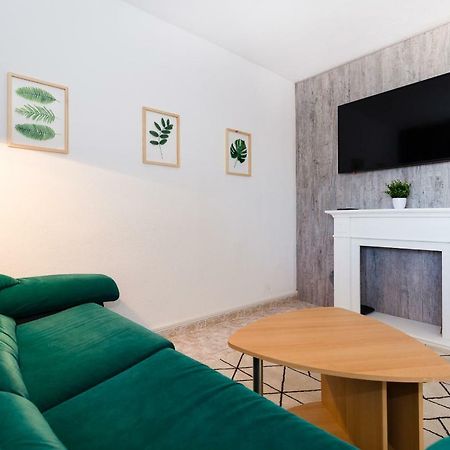 Sky Park Apartment Benidorm Bagian luar foto