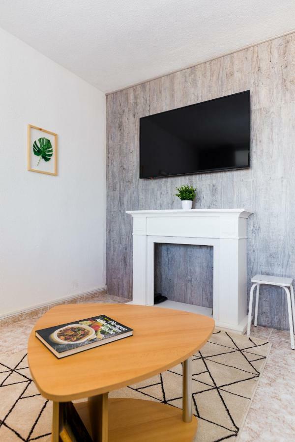 Sky Park Apartment Benidorm Bagian luar foto