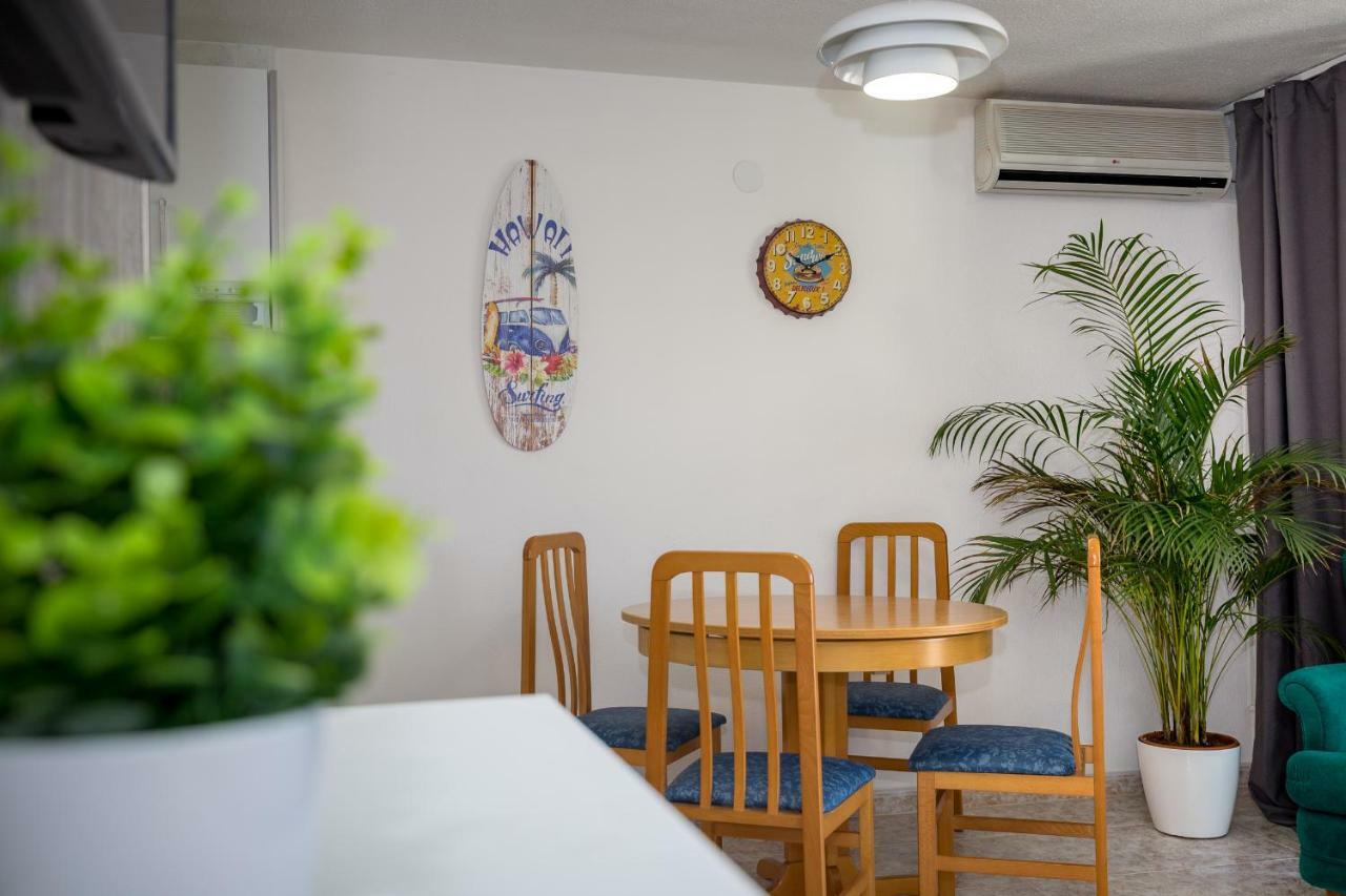 Sky Park Apartment Benidorm Bagian luar foto